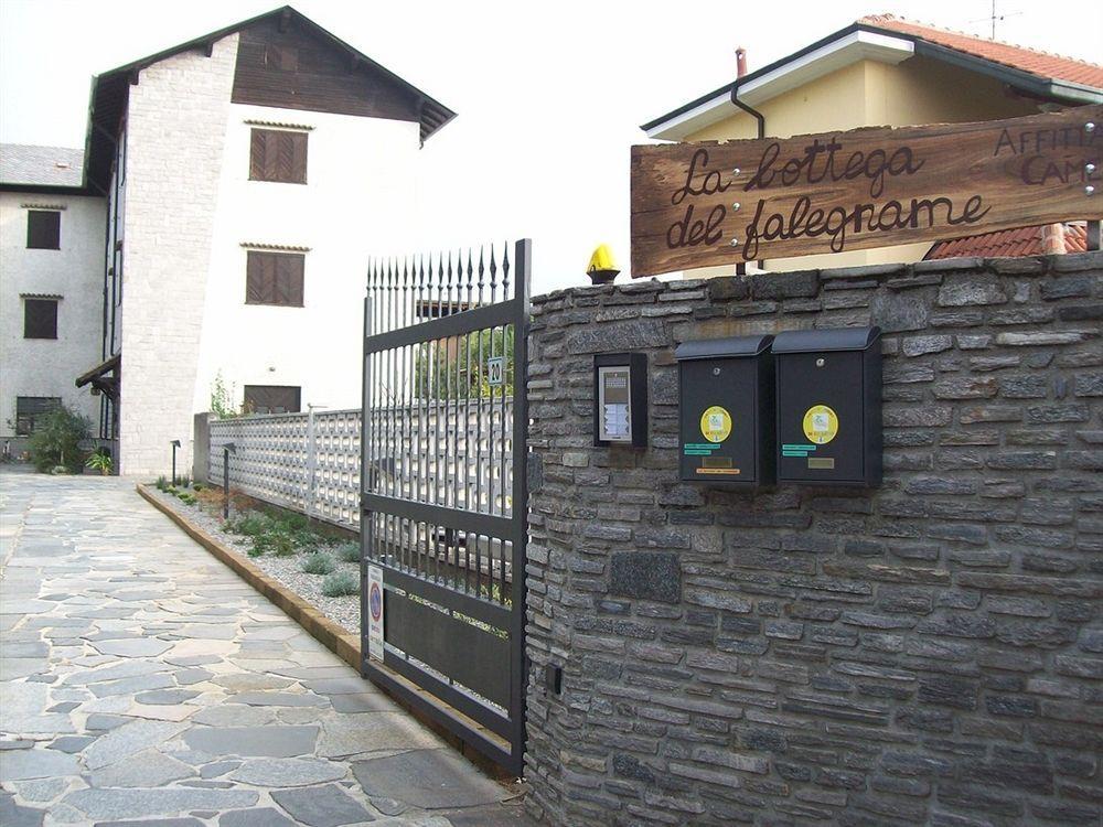 La Bottega Del Falegname Vanzaghello Exteriör bild